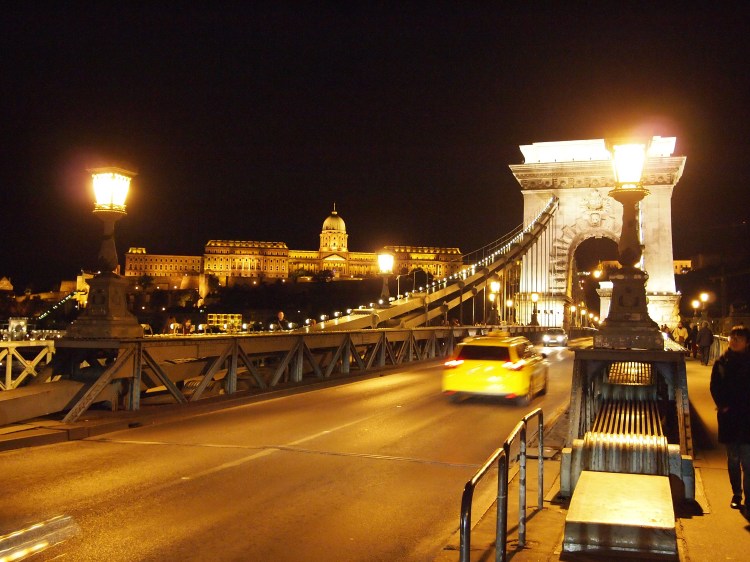 Back at the Széchenyi Chain Bridge.