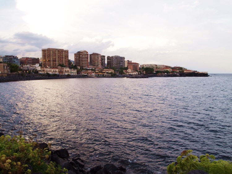 For dinner, I had a picnic by the sea. 